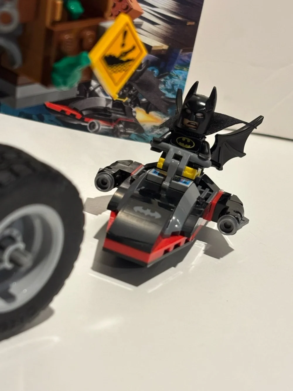 LEGO #70907 Killer Croc Tail-Gator - Picture 13 of 15